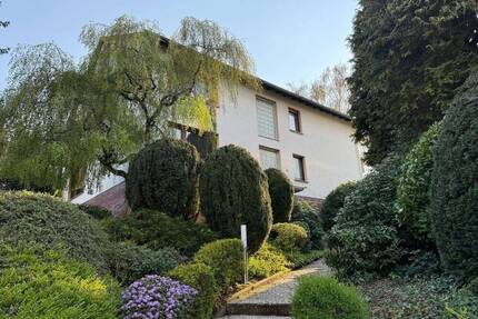 Witten-Bommern: 3,5 Zimmer + 1 Zimmer im Souterrain mit insgesamt 140m², Terrasse und Garten