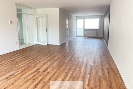 Zentrumsnaher Wohntraum: Frisch sanierte 3-Zimmer-Wohnung mit großem Balkon - Siegburg