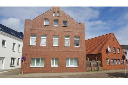 Schönes Zimmer in Altbau Frauen-WG in Heide (3 Min. Marktplatz)