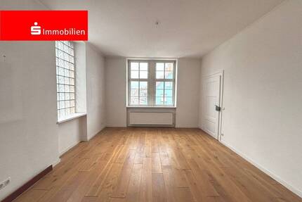Außergewöhnliche 6-Zimmer Wohnung in denkmalgeschütztem Haus im Zentrum von Groß-Umstadt