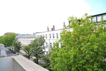 Mitten in der City! - Tolle 2- Zimmer Wohnung mit Balkon und Wohnküche, 3. OG. links, Deb-Nr. 40107 - Wilhelmshaven