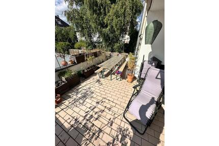 Wunderschöne 3 Zi-Whg EBK, Holzdielen & großer Terrasse 3min zu U- Bhf Heddernheim - Frankfurt am Main Nord-West