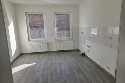 8 Zimmer Wohnung 150qm, Kernsaniert - Schöningen