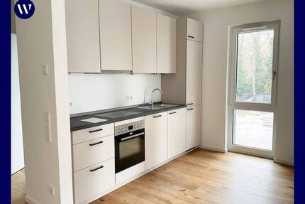 Mit Chick & Charme das Wohnen genießen: 2 Zimmer & Einbauküche, Glaswand-Loggia, Tageslichtbad - Hannover Döhren