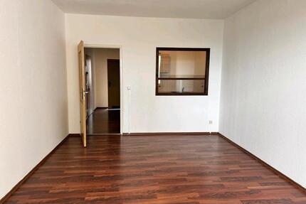 ruhige WHG. 49qm, +EBK, 3.ET, Fellbacher Straße Meißen - Dresden Leuben