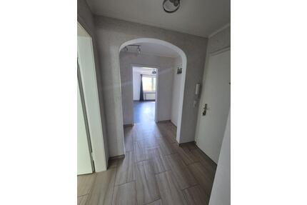 Schöne 3 Zimmer Wohnung mit Balkon in ruhiger Lage - Duisburg Essenberg