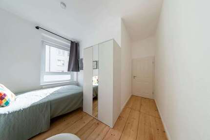 WG-Zimmer in Frankfurt am Main 675,00 € 11 m²