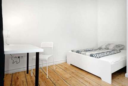 WG-Zimmer in Berlin 680,00 € 14 m²