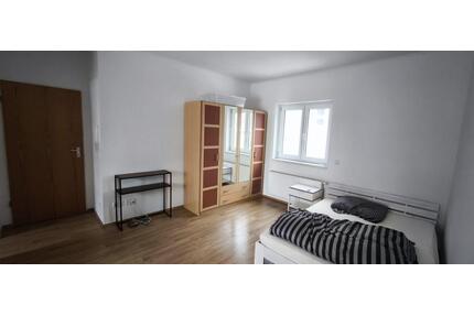 Ruhiges Wohnen in Falkensee: Möbliertes Zimmer in gepflegter Wohn