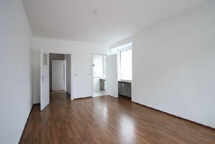 WG GEEIGNETE 2-ZIMMERWOHNUNG IN DER KREFELDER FUSSGÄNGERZONE ZU MIETEN!