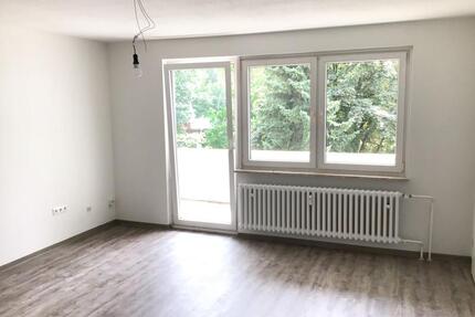 Renovierte 3-Zimmer-Wohnung mit Balkon - Bielefeld Sennestadt
