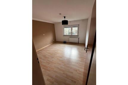 Helle 4-Zimmer Wohnung 89 m² – Hofgarten Wertheim – Balkon