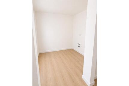 1-Zimmer Wohnung - Erstbezug - 330,00&nbsp;EUR Kaltmiete, ca.&nbsp; 39,00&nbsp;m&sup2; in Etzenricht (PLZ: 92694)