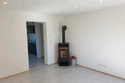 2,5 Zimmer Wohnung mit Klimaanlage, Kaminofen und Einbauküche - Neuendettelsau