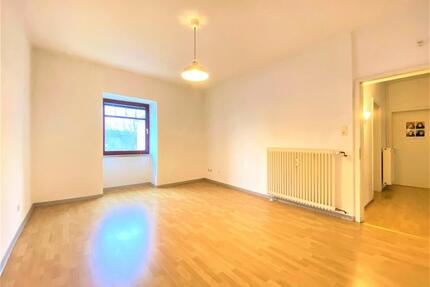 Zentral gelegenes Zimmer in 5er WG zu vermieten - Gießen