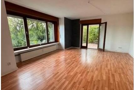 Top Lage in Siegen, Ruhige 4 Zimmer Wohnung nahe Emmy-Noether