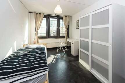 WG-Zimmer in Frankfurt am Main 645,00 € 12 m²