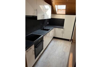 2 Zimmer Dachgeschosswohung - 1.800,00&nbsp;EUR Kaltmiete, ca.&nbsp; 120,00&nbsp;m&sup2; in Passau (PLZ: 94036) Auerbach
