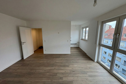 Helle, neu renovierte 2-Zimmer Wohnung mit Einbauküche - Nürnberg Gleißhammer
