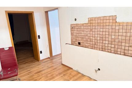 Duisburg Rheinhausen Mitte DG 2,5 Zimmer Wohnung zu Vermieten