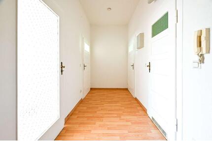 Attraktive 2-Zimmer-Wohnung mit viel Licht und ruhiger Umgebung - Chemnitz Helbersdorf