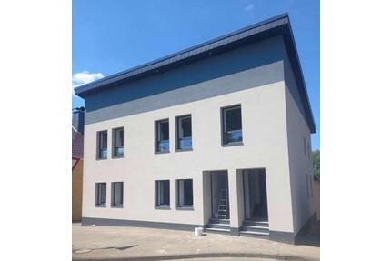 Moderne 3-Zimmer Wohnung - 900,00&nbsp;EUR Kaltmiete, ca.&nbsp; 97,00&nbsp;m&sup2; in Kalletal (PLZ: 32689)