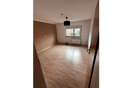 Helle 4-Zimmer Wohnung 89 m² – Hofgarten Wertheim – Balkon