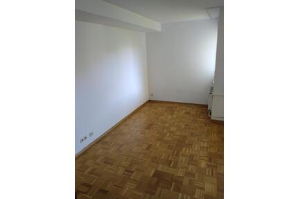 Einzimmerwohnung im Grünen mit gutem City- Anschluss in Stuttgart