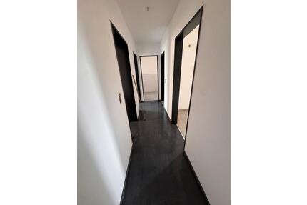 Frisch Renovierte 3 Zimmer Wohnung - Eislingen (Fils)