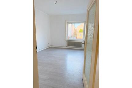 2 Zimmer Wohnung 62qm 15.1. Hochparterre Altbaudecken - Hannover Ahlem-Badenstedt-Davenstedt