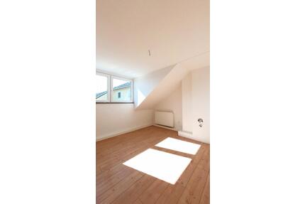 Frisch renoviertes Platzwunder: 3,5-Zimmer mit Einbauküche – Ideal für Studenten-WGs! - Essen Huttrop