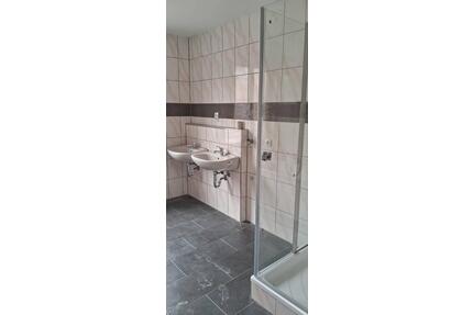 4 Raum WG und Familien Wohnung - 1.220,00&nbsp;EUR Kaltmiete, ca.&nbsp; 120,00&nbsp;m&sup2; in Rötha (PLZ: 04571)