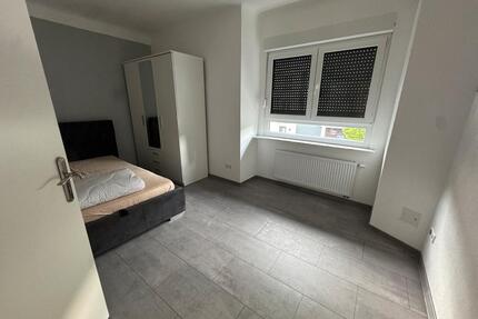 Zimmer in WG - 550,00&nbsp;EUR Kaltmiete, ca.&nbsp; 18,00&nbsp;m&sup2; in Esslingen am Neckar (PLZ: 73733) Brühl