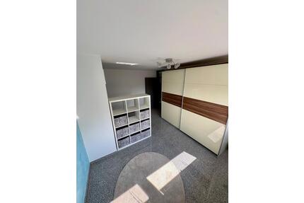 Helles modernes WG-Zimmer zu vermieten - Mannheim Rheinau