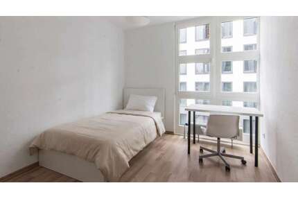 WG-Zimmer in Berlin 700,00 € 11 m²