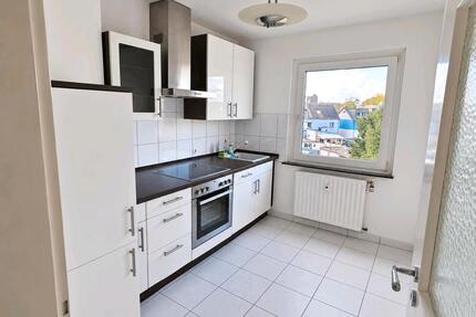 Frisch renovierte 3,5 Zimmer Wohnung mit Einbauküche und 2 Balkon - Herten Bertlich