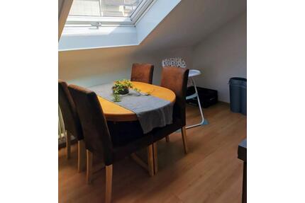 Helle 3-Zimmer Dachgeschosswohnung mit Balkon in Blumberg