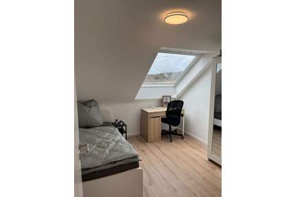 Moderne WG-Zimmer in Toplage - voll möbliert & sofort bezugsfrei - Erlangen Sieglitzhof