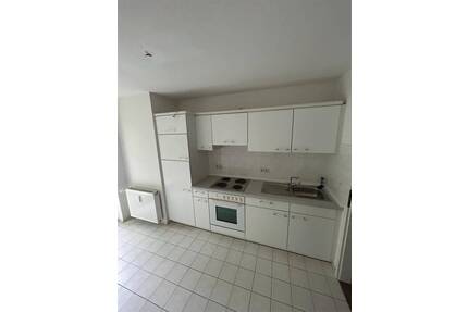 2-Zimmer mit Einbauküche, Balkon, Dusche und Laminat zum Toppreis! - Chemnitz Kaßberg