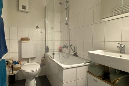 Frei zum 01.05.2026.: Helle 3-Zimmer-Wohnung mit Aufzug, modernem Tageslichtbad und Balkon - Düsseldorf Stadtbezirk 6