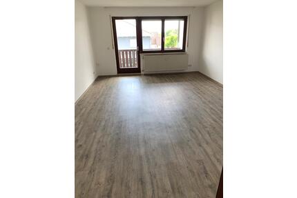 3 Zimmer Wohnung mit Balkon - 685,00&nbsp;EUR Kaltmiete, ca.&nbsp; 85,00&nbsp;m&sup2; in Freihung (PLZ: 92271)