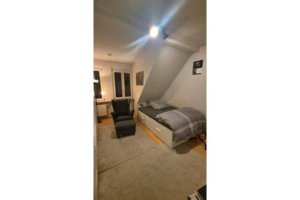 WG-Zimmer 1-Zimmer-Apartment - 480,00&nbsp;EUR Kaltmiete, ca.&nbsp; 30,00&nbsp;m&sup2; in Erlangen (PLZ: 91052) Am Anger