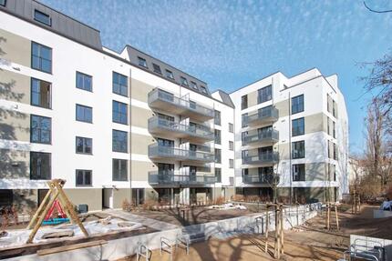 Cosmo Berlin - große 4 Zimmer mit EBK, 2 Bädern und großem Balkon ab sofort verfügbar