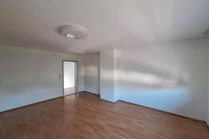 1-Zimmer Wohnung - 430,00&nbsp;EUR Kaltmiete, ca.&nbsp; 40,00&nbsp;m&sup2; in Reutlingen (PLZ: 72768) Altenburg