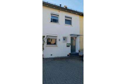 2.5 zimmer in reutlingen - 820,00&nbsp;EUR Kaltmiete, ca.&nbsp; 69,00&nbsp;m&sup2; in Reutlingen (PLZ: 72760) Orschel-Hagen