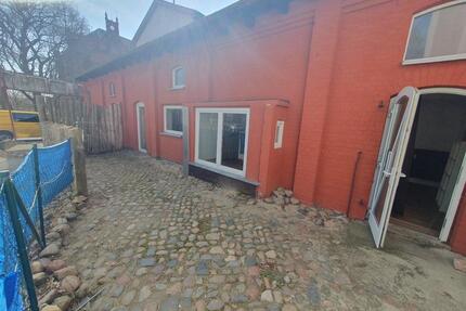 Innenstadtwohnung (84 m²) in Stralsund zur Miete auch WG möglich