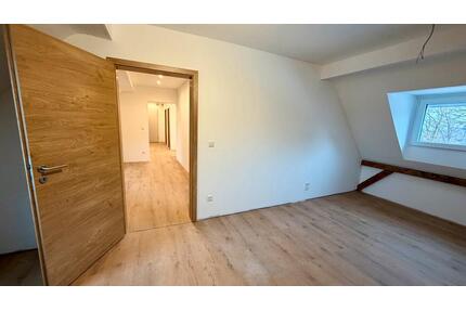 Kernsanierte 4 Zimmer Wohnung in Jobst direkt am Rechenberg - Nürnberg Buchenbühl