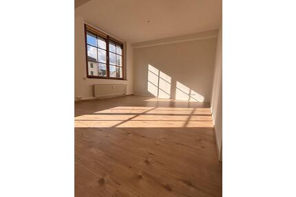 Viel Platz zum Leben & Arbeiten – 5 Zimmer | 2 Bäder | Aufzug - Thalheim/Erzgebirge