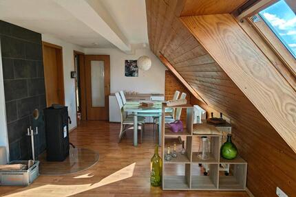 2 Zimmer + Küche + Bad - Dachgeschoss Wohnung - vollmöbeliert - Gleichen