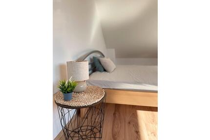 Schönes, helles WG Zimmer in eigener Etage in Frauen WG in Bonn